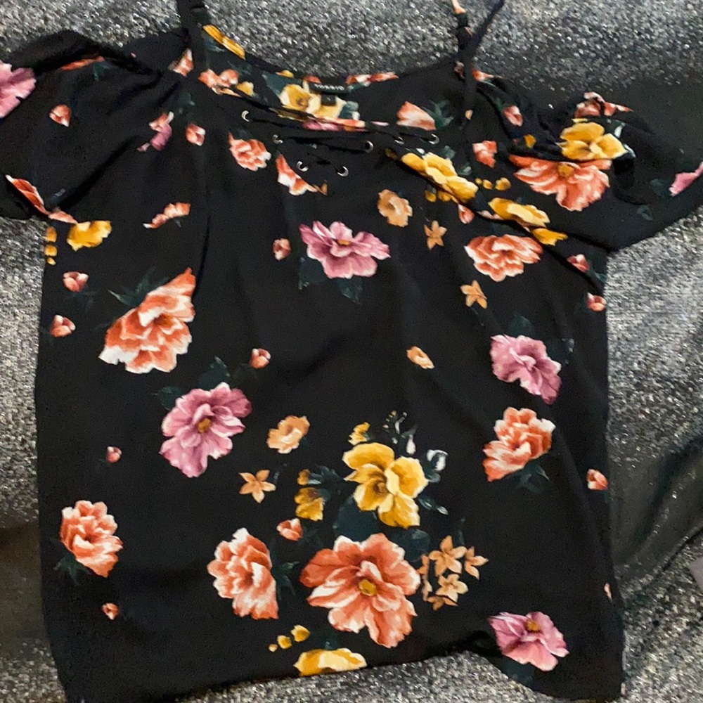 Torrid shirt size 1